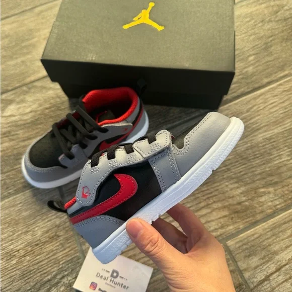 Brand New Air Jordan 1 Low Alt Easy-on Toddler/Baby sneakers - Picture 6 of 11